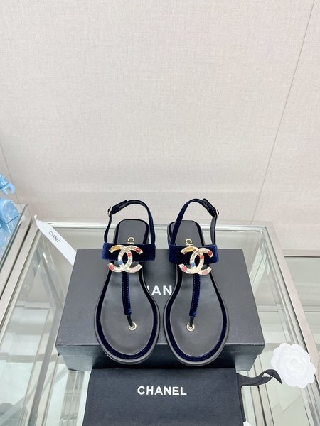 Chanel CC flip-flop sandals