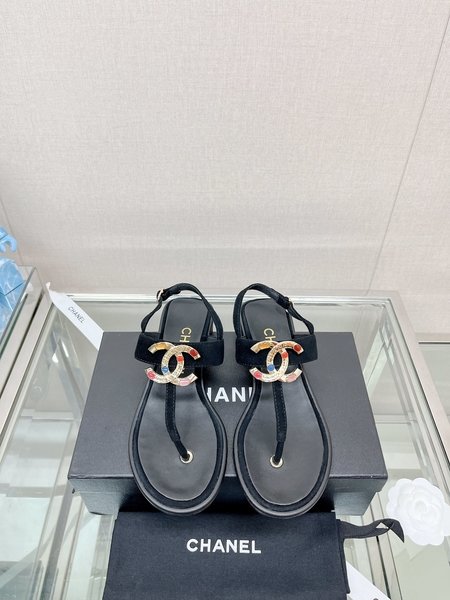 Chanel CC flip-flop sandals