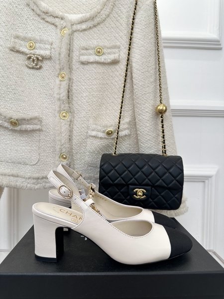 Chanel Women s Mary Jane shoes with chain buckle