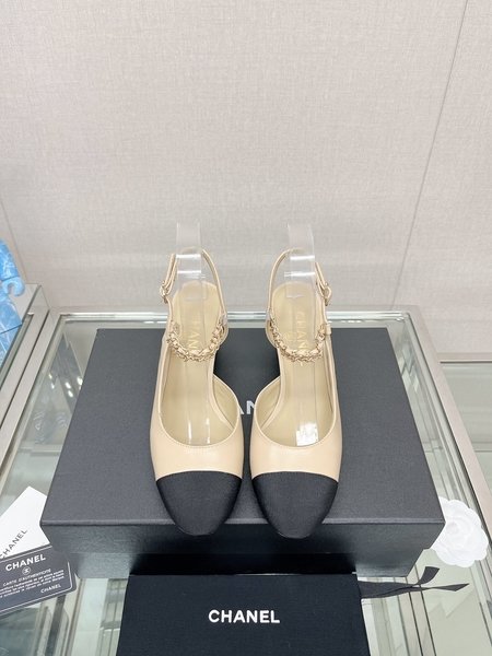 Chanel Thick heel chain back sandals