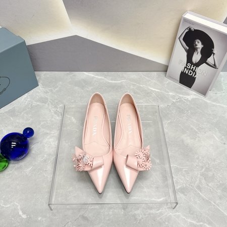Prada Women s flat shoes with pointed toe and empty back flowers