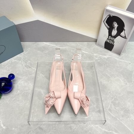 Prada Women s flat shoes with pointed toe and empty back flowers