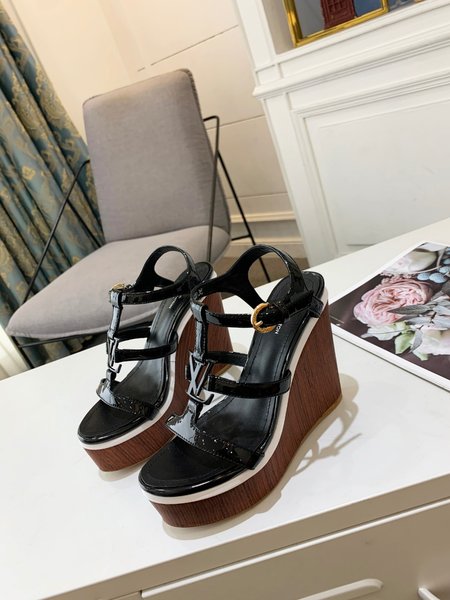 Louis Vuitton Bark grain cowhide Wedges