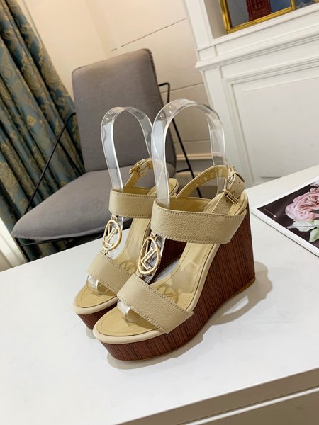 Louis Vuitton Bark grain cowhide Wedges