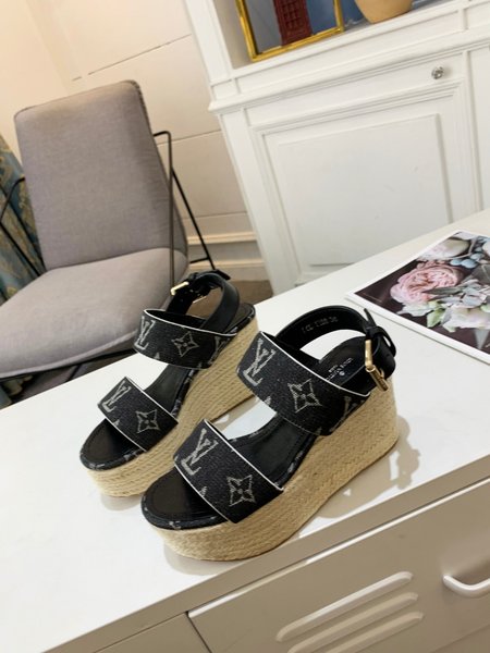 Louis Vuitton Platform sandals