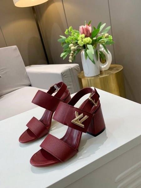 Louis Vuitton Logo double leather buckle sandals