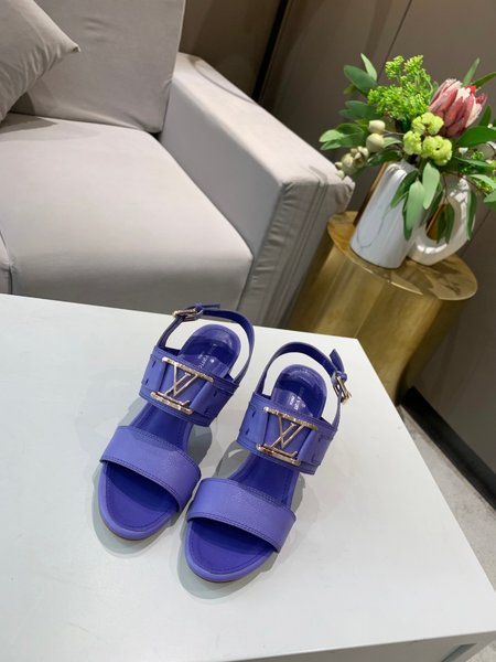 Louis Vuitton Logo double leather buckle sandals