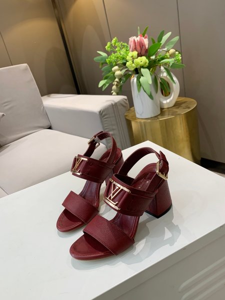 Louis Vuitton Logo double leather buckle sandals