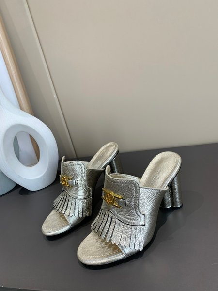 Louis Vuitton Fish mouth fringed sandals 