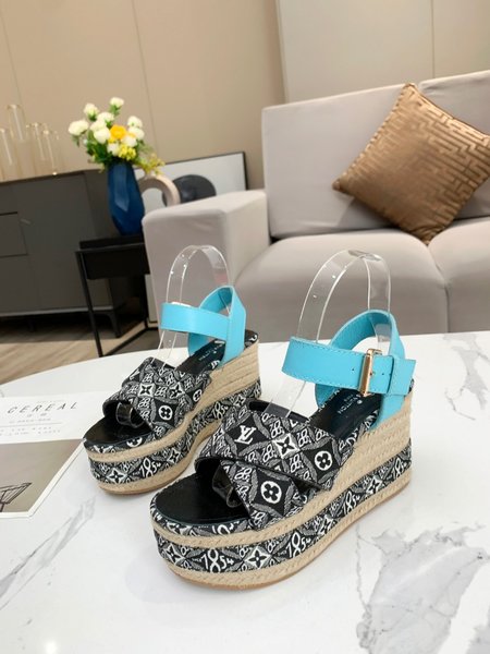 Louis Vuitton Platform sandals