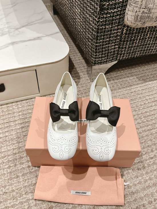 Miu Miu Bow Decor Mary Jane Chunky Heel Pumps