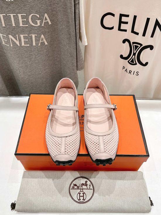 Hermes Breathable Mesh Upper Casual Walking Sneakers Non Slip Shoes