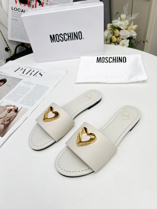 Moschino Classic Leather Casual Shoes With Soft Sheepskin Lining