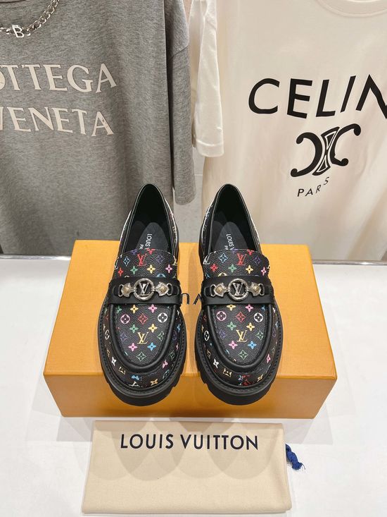 Louis Vuitton Chain Decor Leather Platform Loafers With Soft Lining