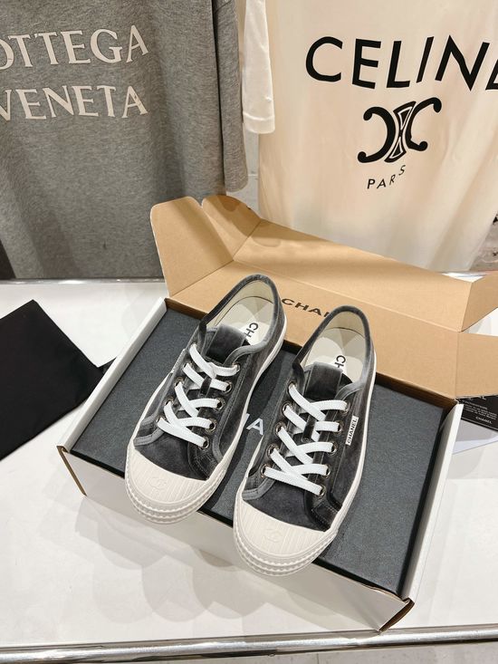 Chanel Vintage Style Thick Sole Comfortable Casual Sneakers