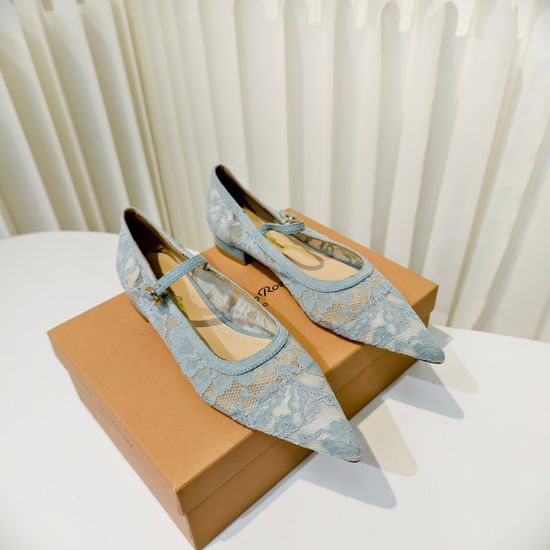 Gianvito Rossi Lace Pointed Toe Flats For Formal Occasions