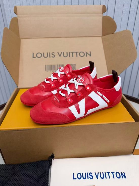 Louis Vuitton Vintage Style Leather Laced Comfortable Sneakers