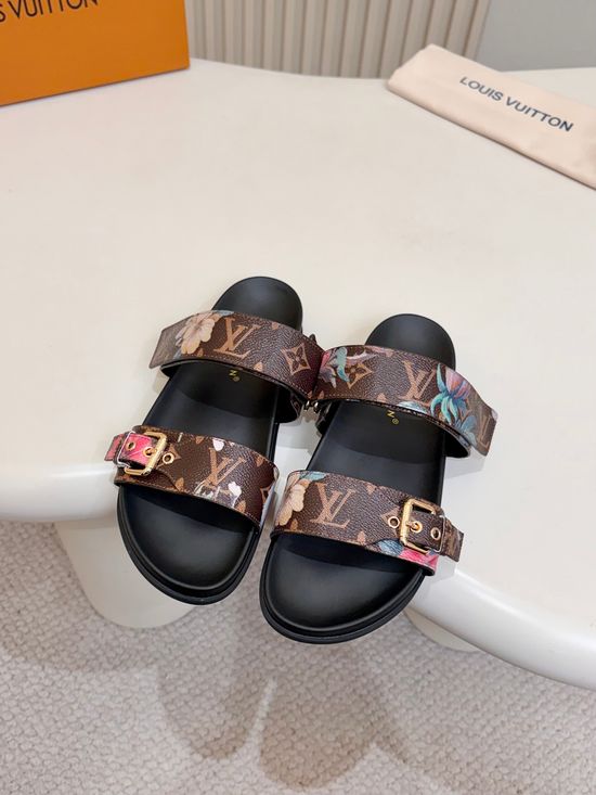 Louis Vuitton Lightweight Comfortable Flat Casual Slides