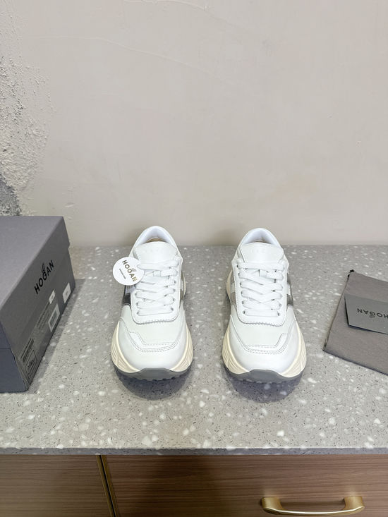 Hogan Vintage Style Thick Sole Casual Leather Sneakers
