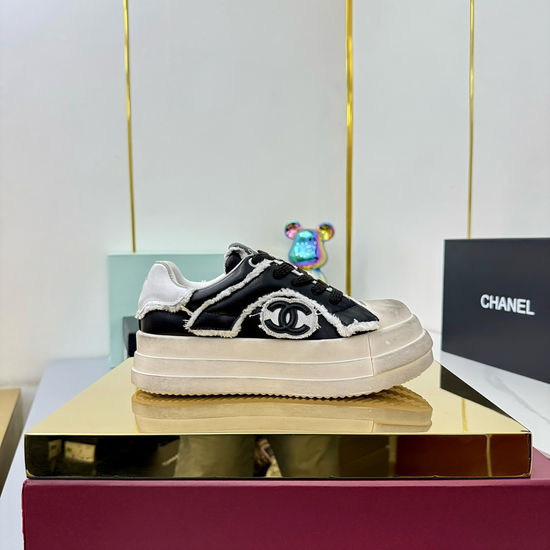 Chanel Classic Two-tone Casual Sneakers Soft Leather Upper