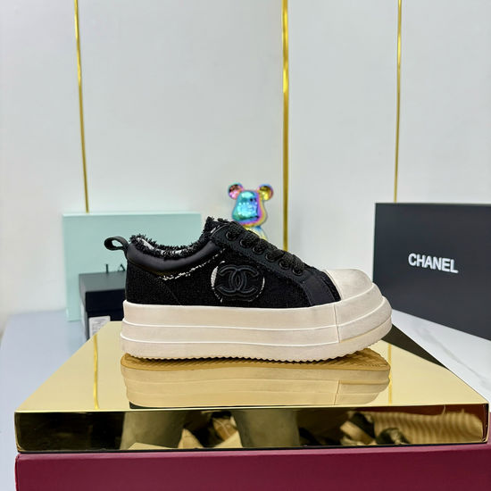 Chanel Classic Two-tone Casual Sneakers Soft Leather Upper
