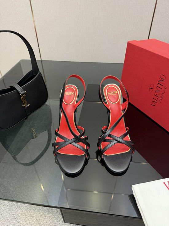 Valentino Stylish Classic Sandals Soft Upper Leg Lengthening