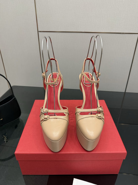 Valentino Classic Smooth Line Sandals Soft Leather Inner Sole
