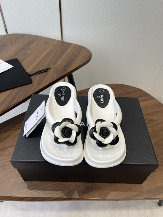 Chanel Thick Sole Flip Flops Non-slip Lightweight Comfortable Casual Wear