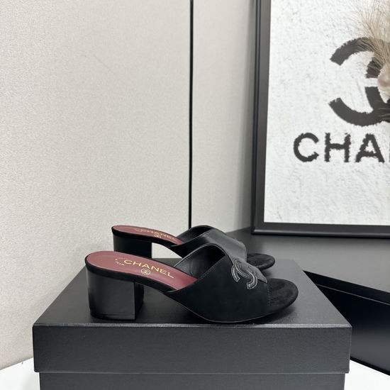 Chanel Premium Leather Casual Shoes with Exquisite Hardware Buckles