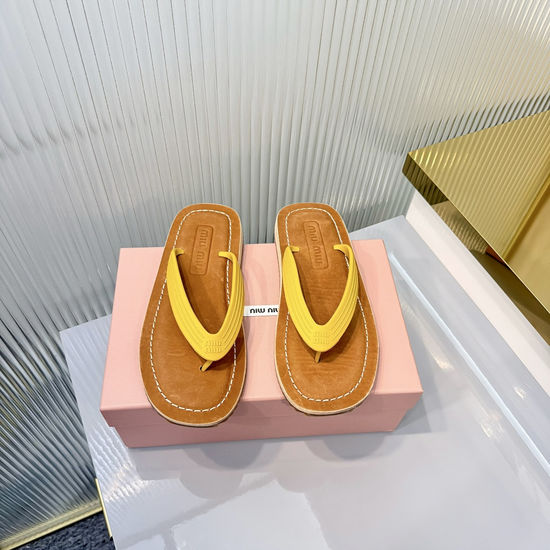 Miu Miu Minimalist Comfortable Beach Thong Sandals