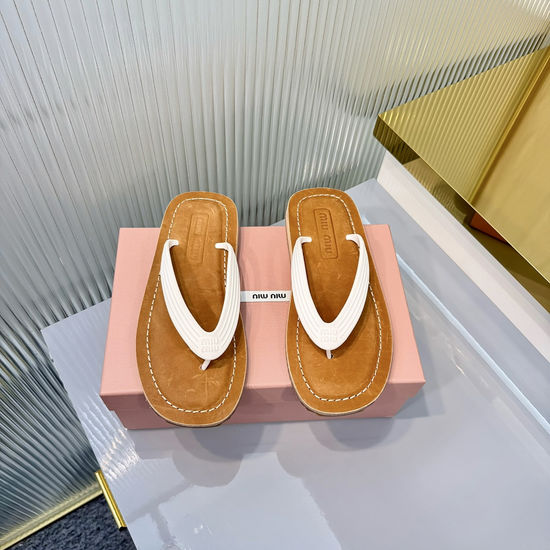 Miu Miu Minimalist Comfortable Beach Thong Sandals