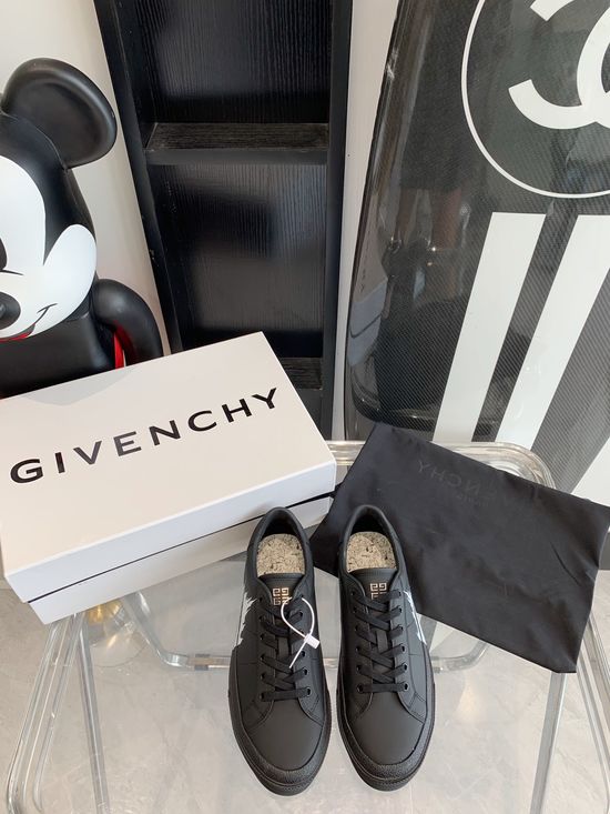 Givenchy Premium Cowhide Upper Classic Low Top Casual Sneakers