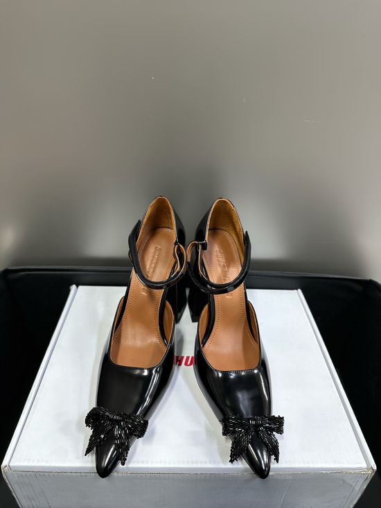 ShushuTon Pointed Toe Mary Jane Heels With Vintage Exquisite Design