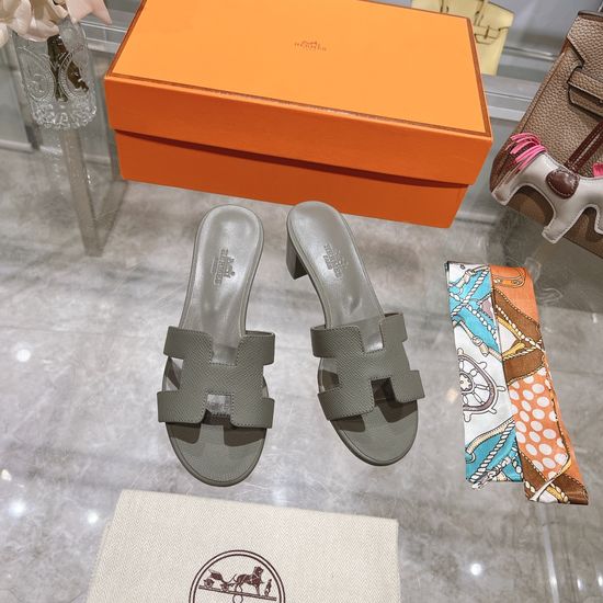 Hermes Block Heel Calfskin Slides Comfortable Elegant Casual Footwear