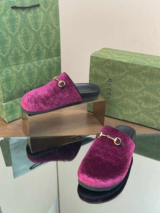 Gucci Premium Leather Slip-On Mules with Iconic Hardware Accents