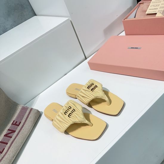 Miu Miu Quilted Lambskin Thong Flat Casual Sandals