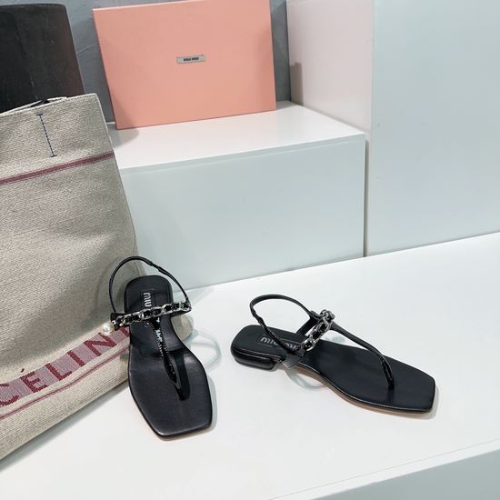 Miu Miu Patent Leather Pearl Chain Thong Flat Sandals
