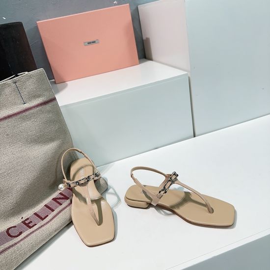 Miu Miu Patent Leather Pearl Chain Thong Flat Sandals