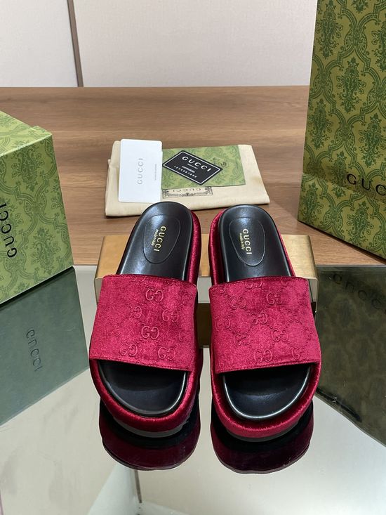 Gucci Embroidered Velvet Comfort Casual Slides Sandals