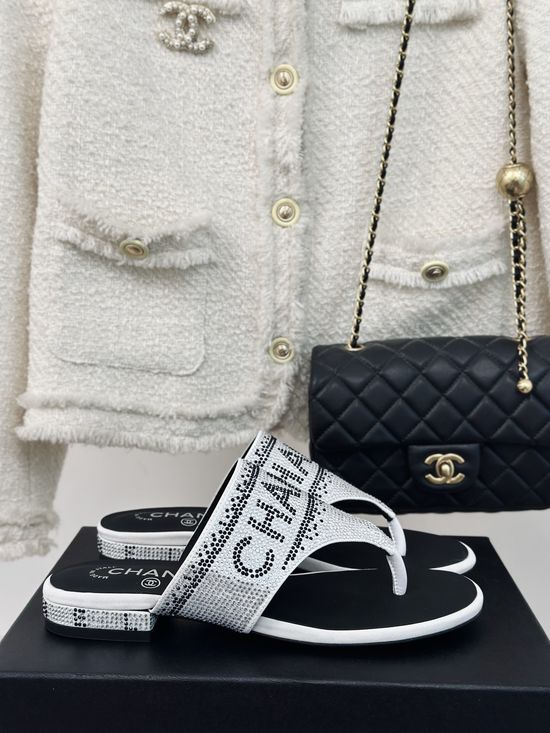 Chanel Rhinestone Flip Flops Sparkly Durable Anti-fall Diamond