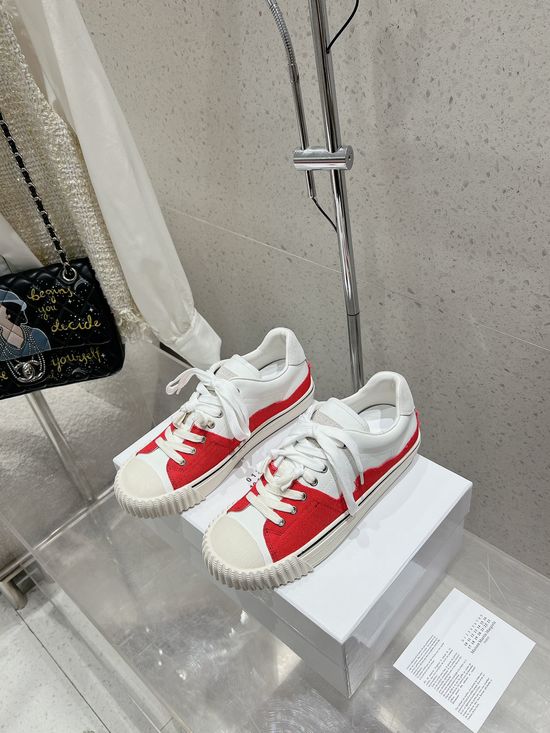 Maison Margiela Distressed Style Leather Upper Breathable Casual Trainers