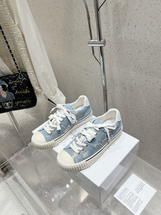 Maison Margiela Distressed Style Leather Upper Breathable Casual Trainers