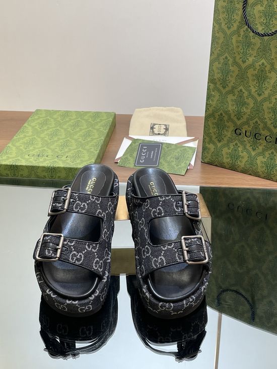 Gucci Buckle Decor Printed Thick Sole Beach Slides