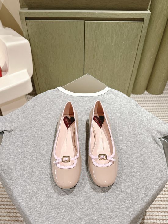 Roger Viver Elegant Patent Leather Round Toe Dress Pumps
