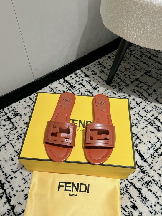 Fendi Soft Solid Color Flat Slides Comfortable Summer Footwear
