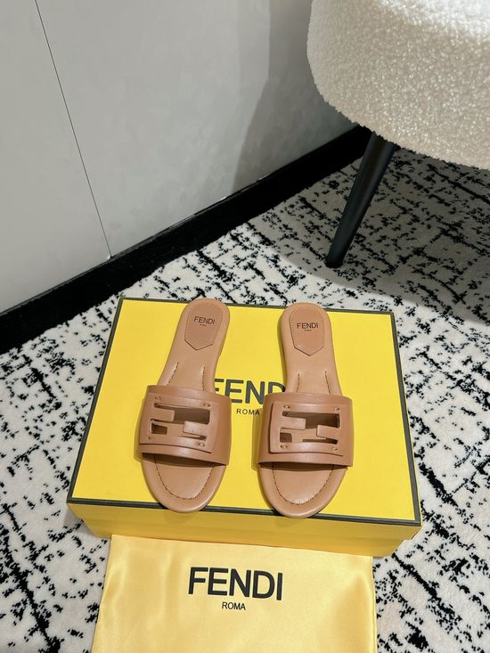 Fendi Soft Solid Color Flat Slides Comfortable Summer Footwear