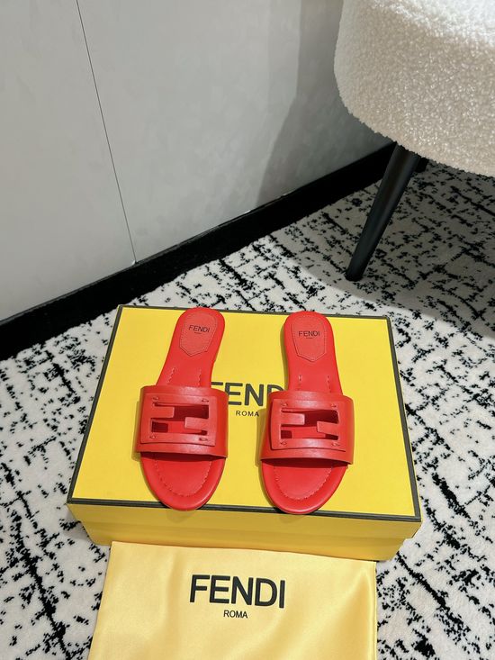 Fendi Soft Solid Color Flat Slides Comfortable Summer Footwear