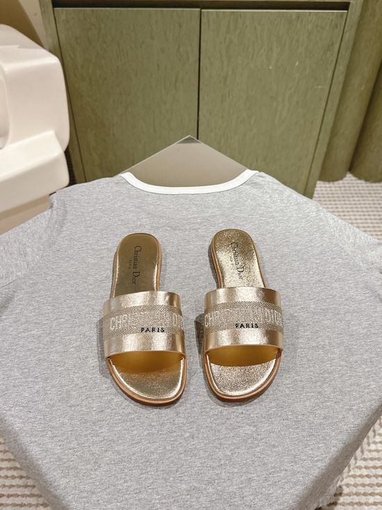 Gucci Embroidered Comfort Slide Sandals with Premium Leather Insole