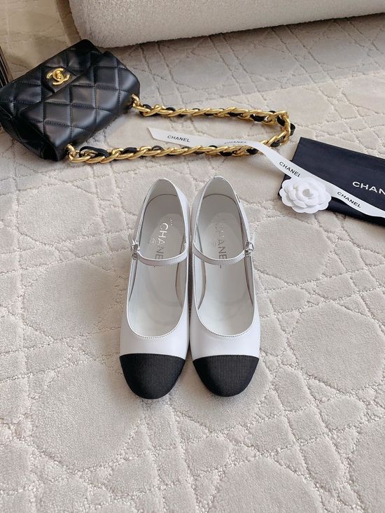 Chanel Classic Logo Decor Chunky Heel Genuine Leather Pumps