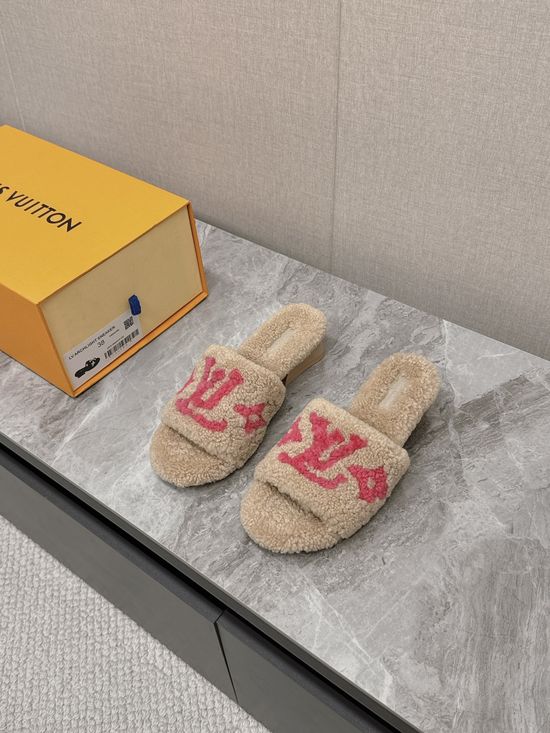 Louis Vuitton Warm Wool Platform Slip On Slippers Comfortable Casual Shoes